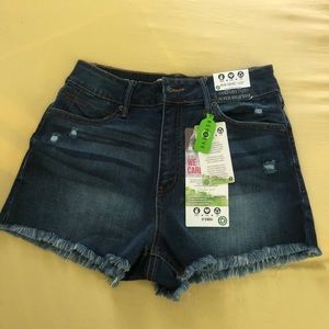 NWT Super High Ride Mom Short